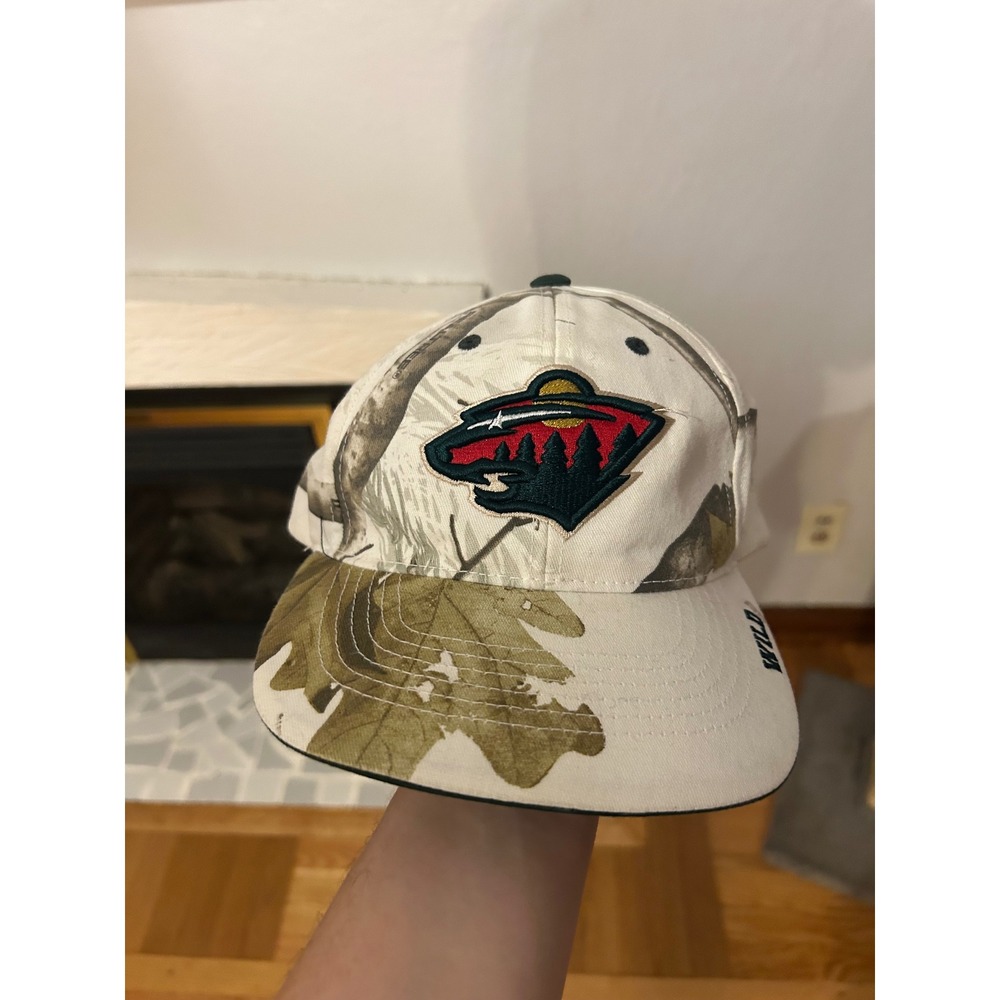 Minnesota Wild Fan Favorite NHL Snow Camo Adjustable Baseball Hat White Green